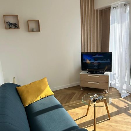 פאו Agreable Studio Chantilly Avec Balcon Et Parking Securise מראה חיצוני תמונה